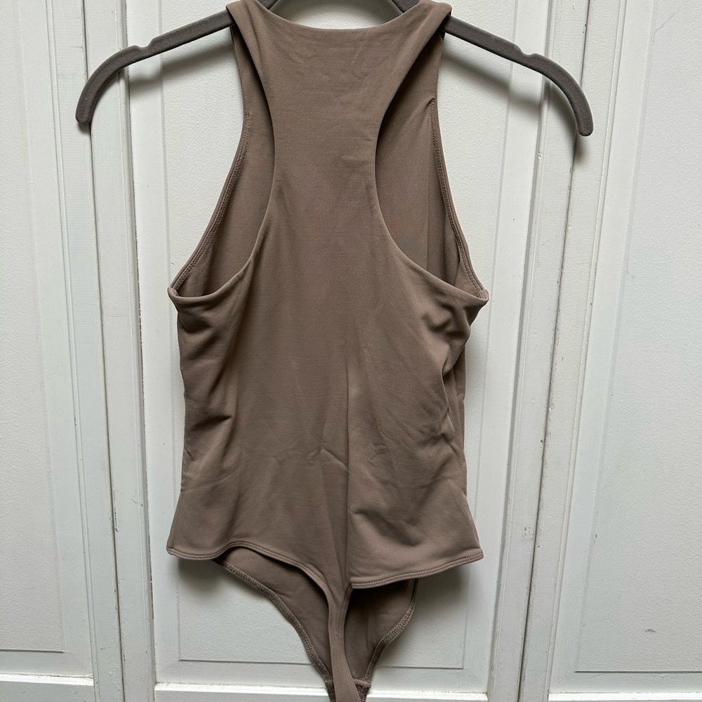 Babaton taupe contour bodysuit size small - Picture 3 of 6